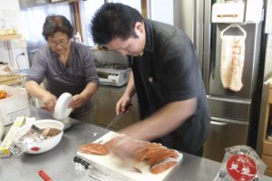 めじか鮭調理_北隆丸_オホーツク活魚
