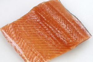 船上活〆めじか鮭『隆神』_北隆丸_オホーツク活魚