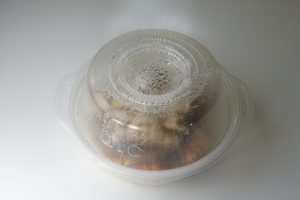 オホーツク流氷明け毛蟹を電子レンジで加熱
