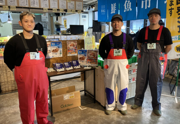 猿払村漁協の若手ホタテ漁師軍団×猿払村 鮭定置 網元 オホーツク活魚×「シハチ鮮魚店」狸COMICHI店～海とまちを近くする～